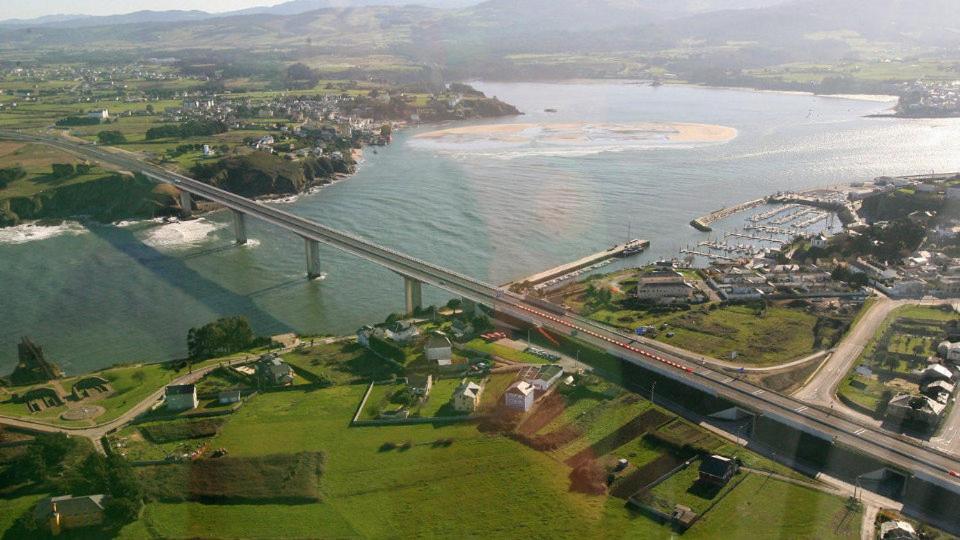Hostal Ponte Dos Santos Ribadeo Exteriör bild