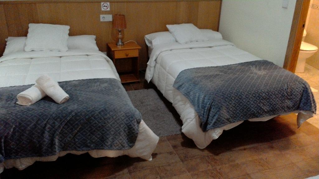 Hostal Ponte Dos Santos Ribadeo Exteriör bild