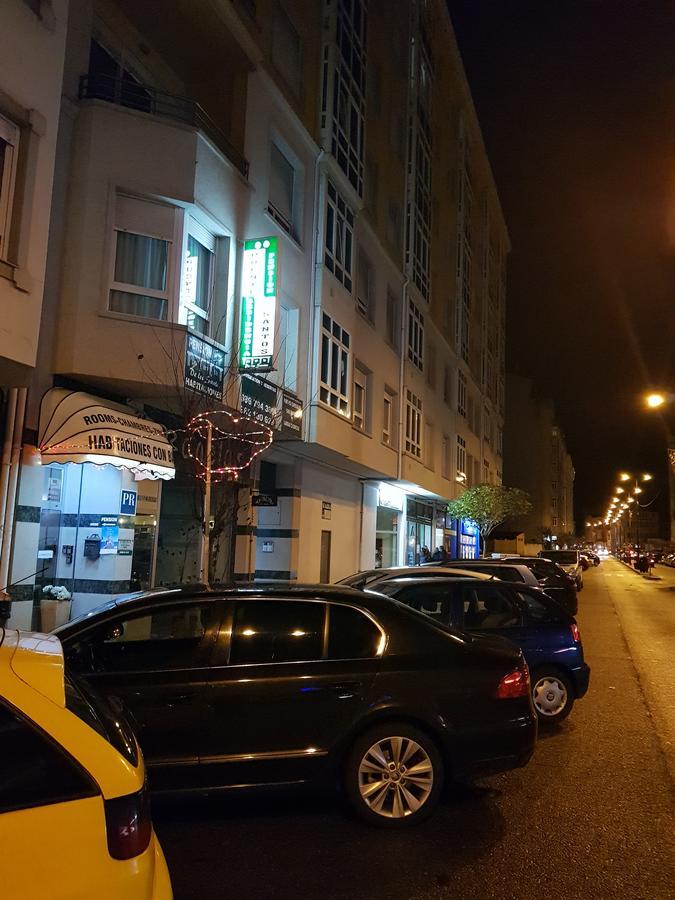 Hostal Ponte Dos Santos Ribadeo Exteriör bild